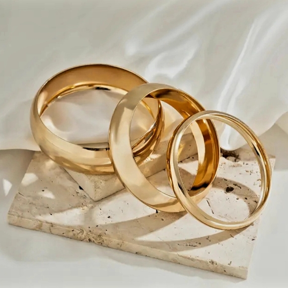 3 Round Chunky Bracelets. Smooth metal.Bangles Trendy Designe. Hupoallergenic - Picture 5 of 13